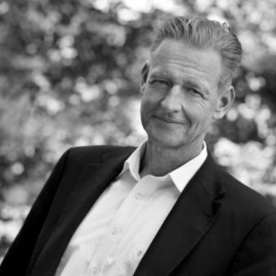 Prof. Dr. Peter Vieregge - Experte für KI & Vertrieb
